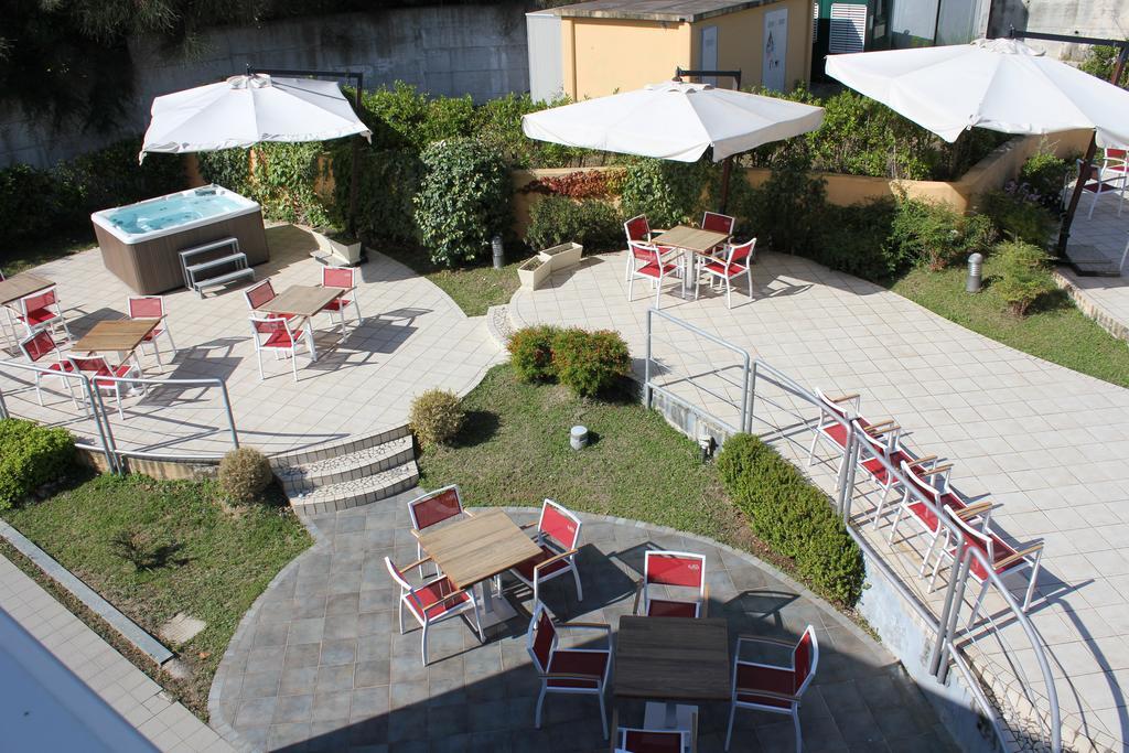 Klass Hotel Кастельфидардо Экстерьер фото