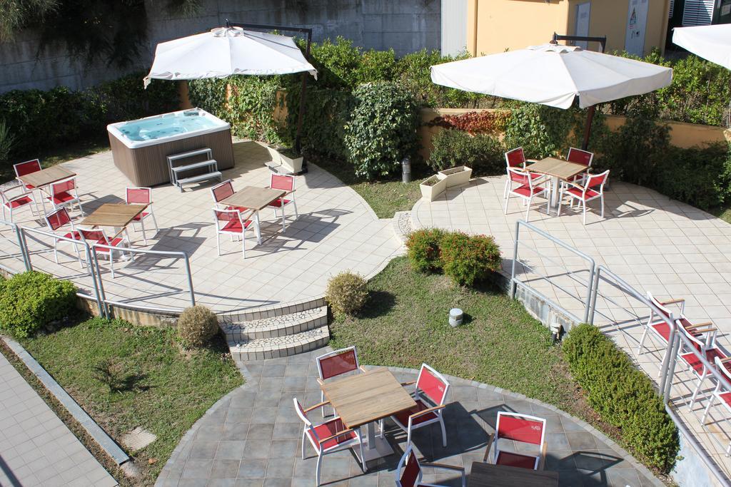 Klass Hotel Кастельфидардо Экстерьер фото