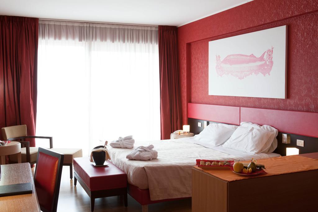 Klass Hotel Кастельфидардо Экстерьер фото