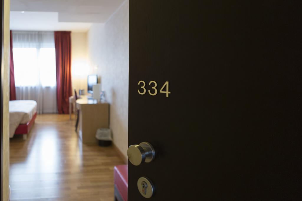 Klass Hotel Кастельфидардо Экстерьер фото