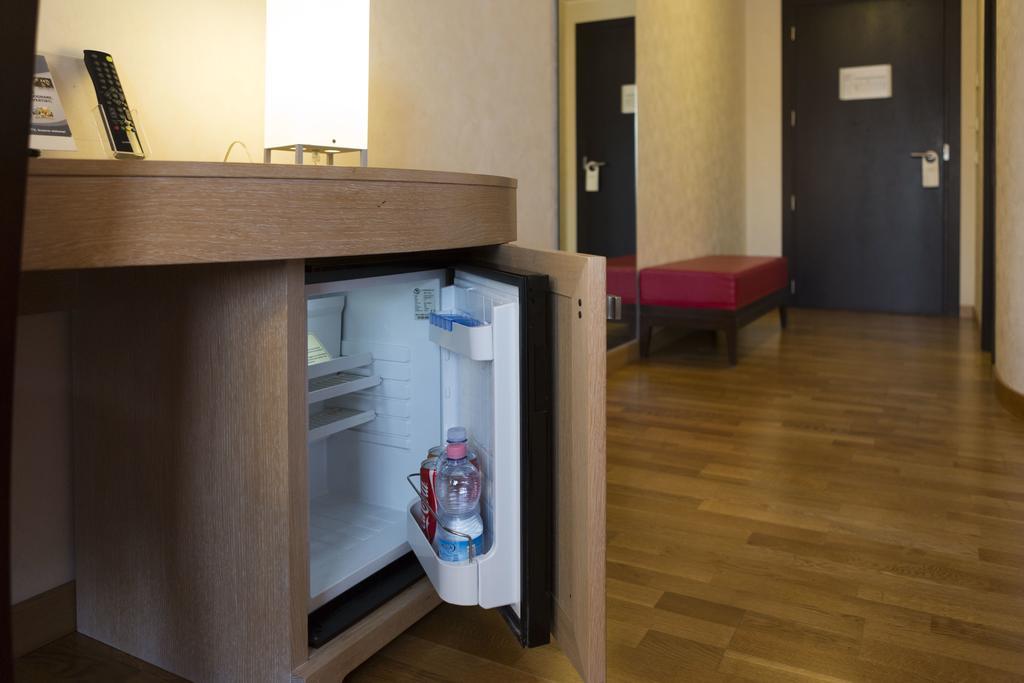 Klass Hotel Кастельфидардо Экстерьер фото