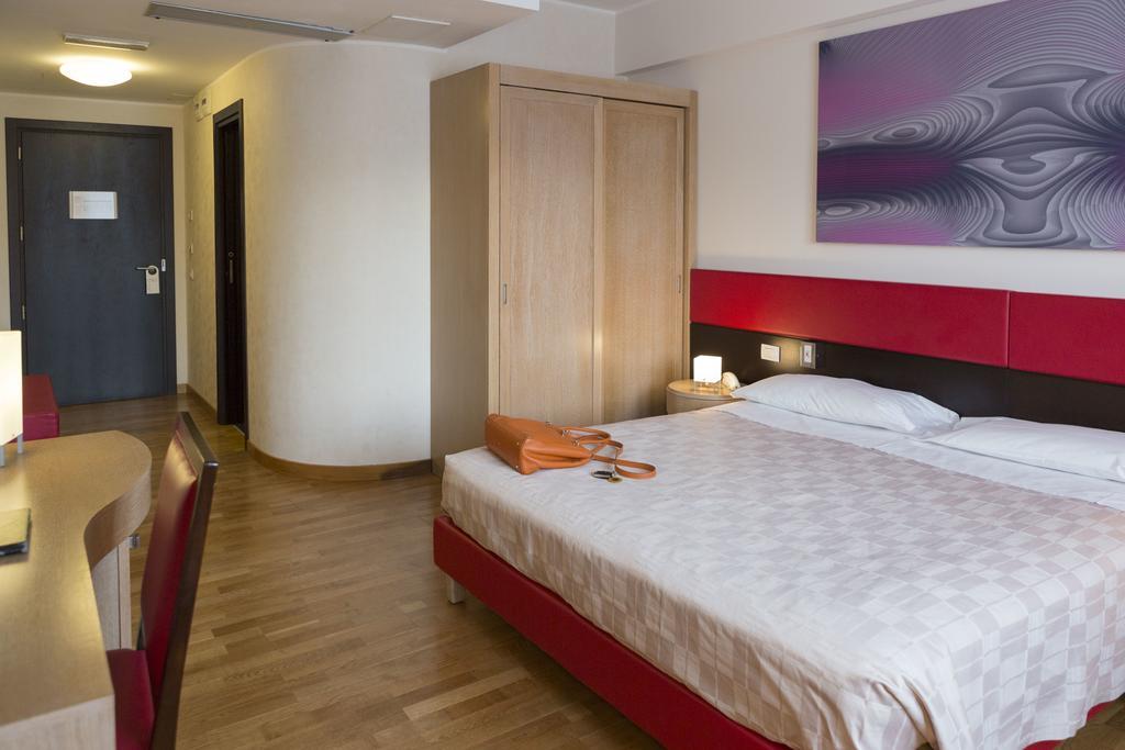Klass Hotel Кастельфидардо Экстерьер фото